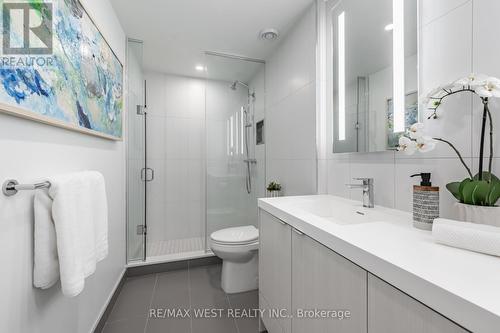 422 - 30 Inn On The Park Drive, Toronto (Banbury-Don Mills), ON - Indoor Photo Showing Bathroom