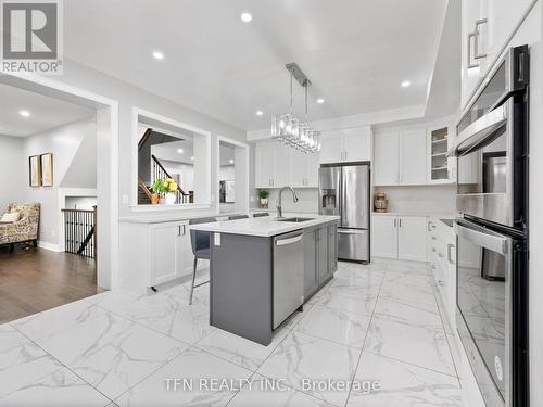 1406 Lawson Street, Innisfil, ON - Indoor Photo Showing Kitchen