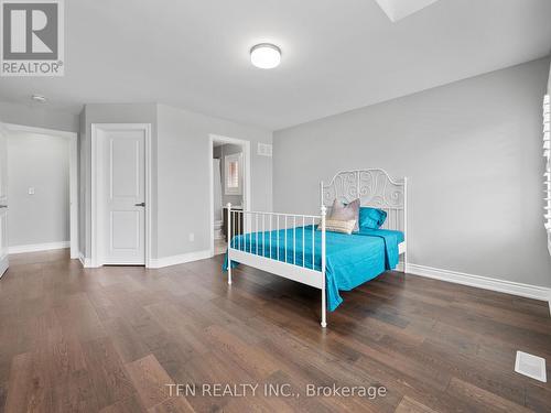 1406 Lawson Street, Innisfil, ON - Indoor Photo Showing Bedroom