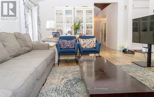 5464 6Th Line, New Tecumseth, ON - Indoor Photo Showing Living Room