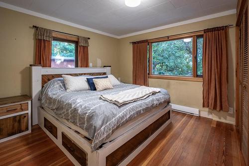 4156 Highway 3A, Nelson, BC - Indoor Photo Showing Bedroom