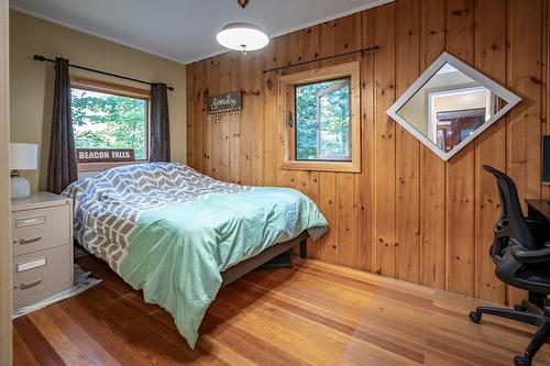 4156 Highway 3A, Nelson, BC - Indoor Photo Showing Bedroom