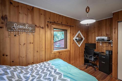 4156 Highway 3A, Nelson, BC - Indoor Photo Showing Bedroom