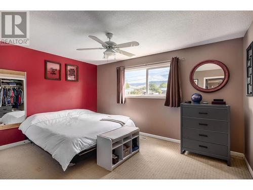 405 Froelich Road, Kelowna, BC - Indoor Photo Showing Bedroom