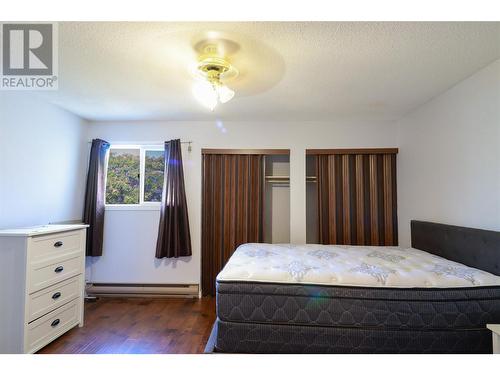 803 Fairview Road Unit# 410, Penticton, BC - Indoor Photo Showing Bedroom