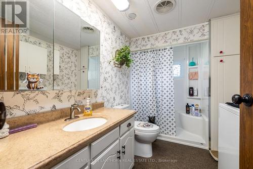 183 - 63 Whites Road, Quinte West, ON - Indoor Photo Showing Bathroom