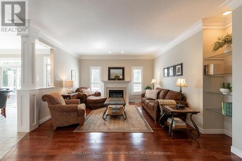 628 Clearwater Crescent, London, ON - Indoor Photo Showing Living Room With Fireplace