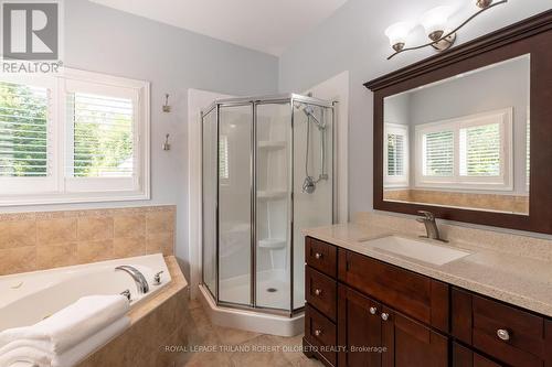 628 Clearwater Crescent, London, ON - Indoor Photo Showing Bathroom