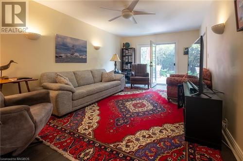 861 3Rd Avenue W, Owen Sound, ON - Indoor Photo Showing Living Room