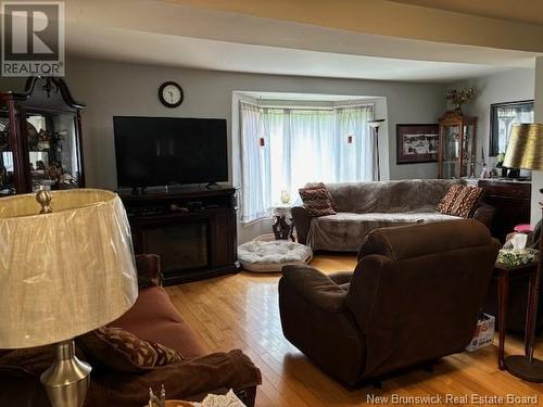 596 Salt Springs Road, Southfield, NB - Indoor Photo Showing Living Room