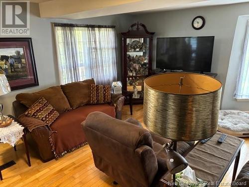 596 Salt Springs Road, Southfield, NB - Indoor Photo Showing Living Room