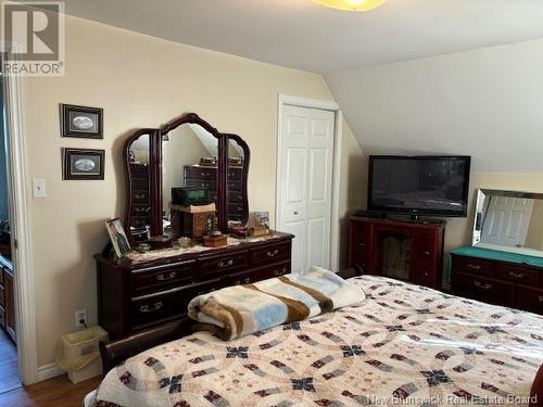 596 Salt Springs Road, Southfield, NB - Indoor Photo Showing Bedroom