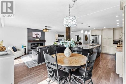 304 Freelton Road, Hamilton (Freelton), ON - Indoor Photo Showing Dining Room