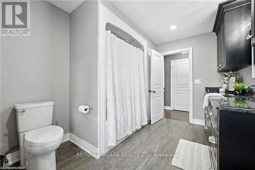 255 Colbeck Drive, Welland, ON - Indoor Photo Showing Bathroom