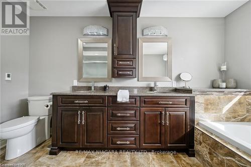 255 Colbeck Drive, Welland, ON - Indoor Photo Showing Bathroom