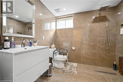 255 Colbeck Drive, Welland, ON - Indoor Photo Showing Bathroom