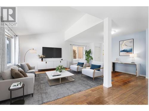 20-1749 Menzies Street, Merritt, BC - Indoor Photo Showing Living Room