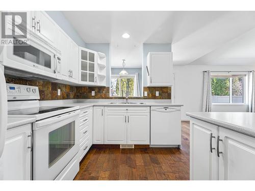 20-1749 Menzies Street, Merritt, BC - Indoor Photo Showing Kitchen