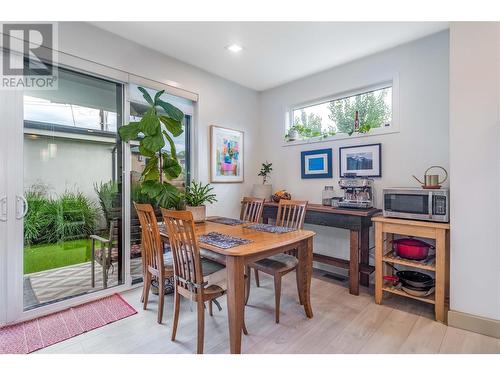 770 Cadder Avenue, Kelowna, BC - Indoor Photo Showing Dining Room