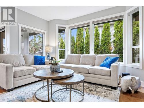 10395 Copperhill Lane, Lake Country, BC - Indoor Photo Showing Living Room