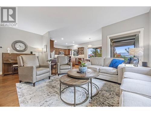 10395 Copperhill Lane, Lake Country, BC - Indoor Photo Showing Living Room