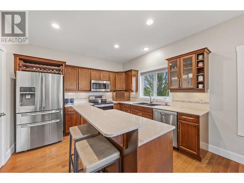 10395 Copperhill Lane, Lake Country, BC - Indoor Photo Showing Kitchen With Double Sink