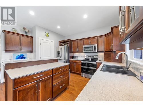 10395 Copperhill Lane, Lake Country, BC - Indoor Photo Showing Kitchen With Double Sink