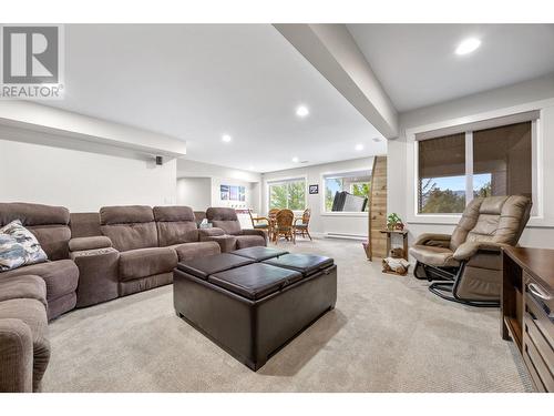 10395 Copperhill Lane, Lake Country, BC - Indoor Photo Showing Living Room