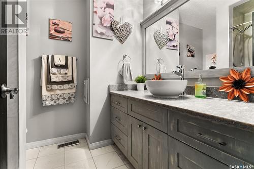 8123 Kestral Drive, Regina, SK - Indoor Photo Showing Bathroom