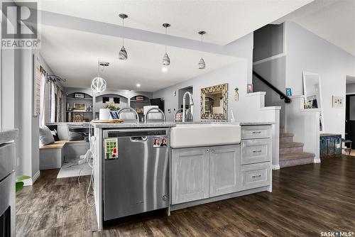 8123 Kestral Drive, Regina, SK - Indoor Photo Showing Kitchen