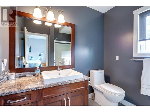 4450 Postill Drive Unit# 22, Kelowna, BC - Indoor Photo Showing Bathroom