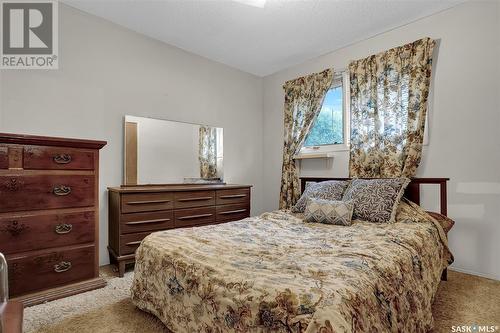 943 Hawthorne Crescent, Moose Jaw, SK - Indoor Photo Showing Bedroom