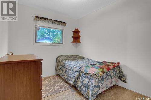 943 Hawthorne Crescent, Moose Jaw, SK - Indoor Photo Showing Bedroom