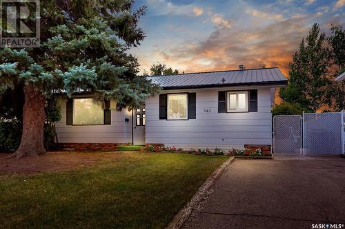 943 Hawthorne Crescent, Moose Jaw, SK - Outdoor