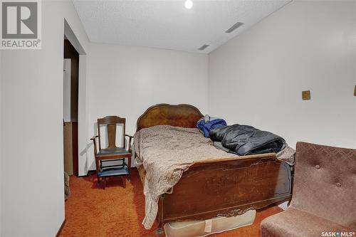 943 Hawthorne Crescent, Moose Jaw, SK - Indoor Photo Showing Bedroom