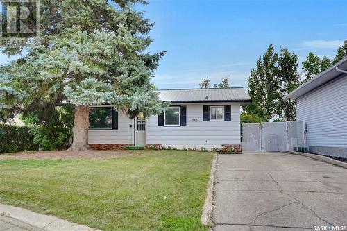 943 Hawthorne Crescent, Moose Jaw, SK - Outdoor