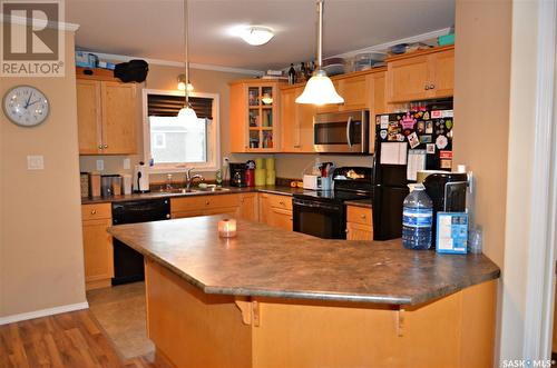 104 1022 Hampton Circle, Saskatoon, SK - Indoor Photo Showing Kitchen With Double Sink