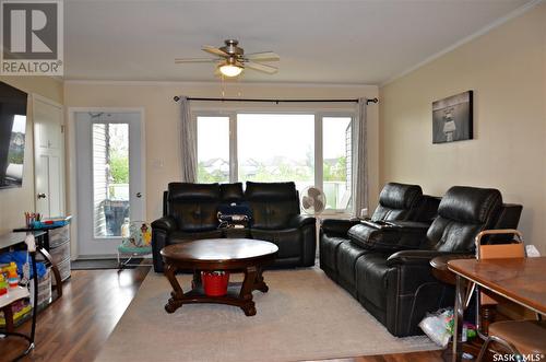 104 1022 Hampton Circle, Saskatoon, SK - Indoor Photo Showing Living Room