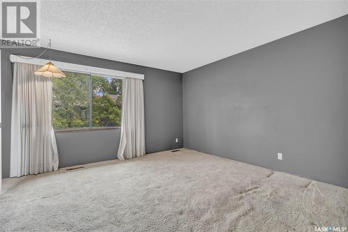 128 Quincy Drive, Regina, SK - Indoor Photo Showing Other Room