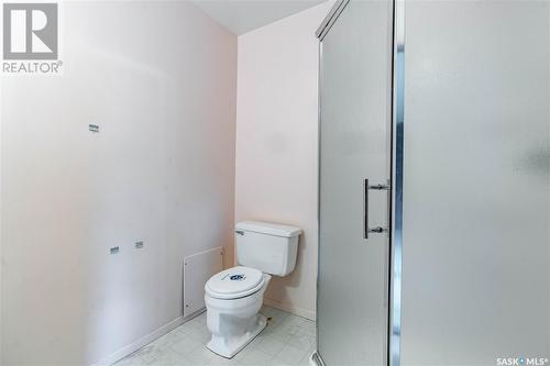 128 Quincy Drive, Regina, SK - Indoor Photo Showing Bathroom