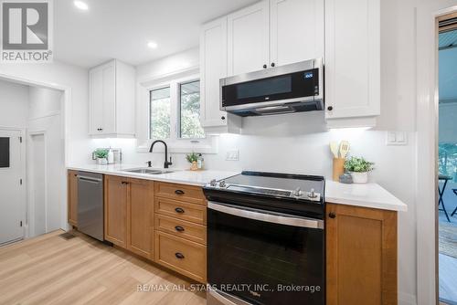 5 Ottawa Street, Scugog (Port Perry), ON - Indoor Photo Showing Kitchen With Double Sink