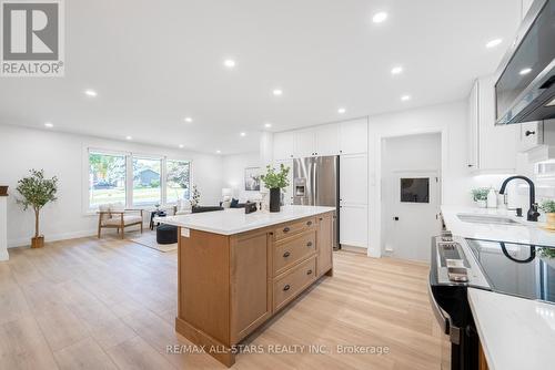 5 Ottawa Street, Scugog (Port Perry), ON - Indoor Photo Showing Kitchen With Upgraded Kitchen