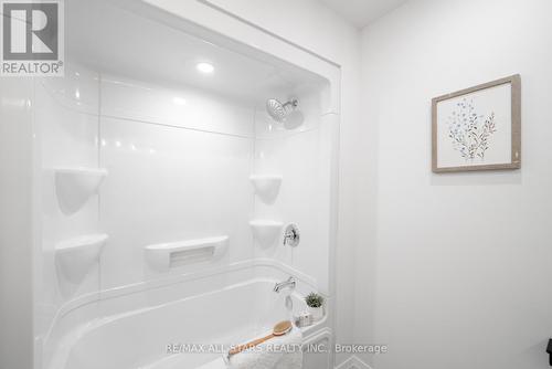 5 Ottawa Street, Scugog (Port Perry), ON - Indoor Photo Showing Bathroom