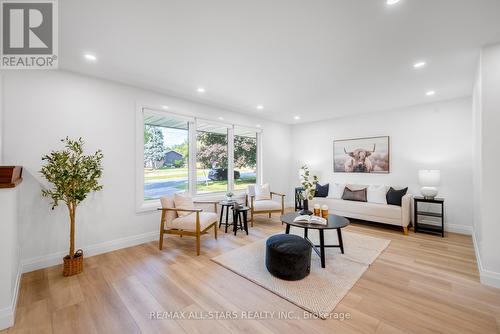 5 Ottawa Street, Scugog (Port Perry), ON - Indoor Photo Showing Living Room