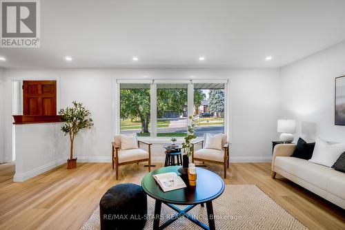 5 Ottawa Street, Scugog (Port Perry), ON - Indoor Photo Showing Living Room