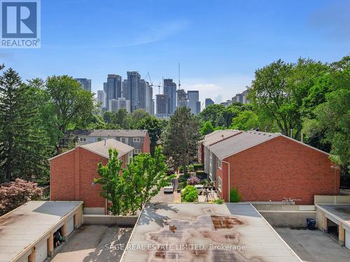 22 - 8 Corinth Gardens, Toronto, ON - Outdoor