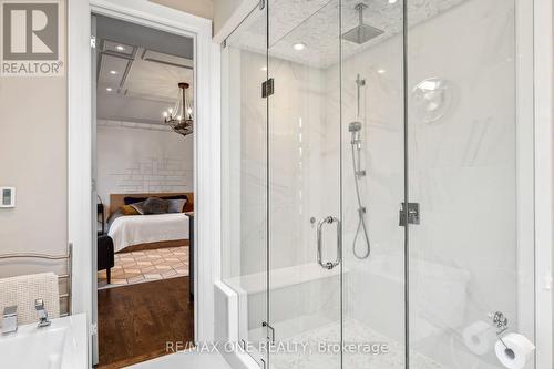 42B Otonabee Avenue, Toronto (Newtonbrook East), ON - Indoor Photo Showing Bathroom