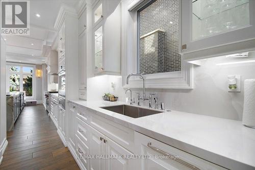 292 Dunforest Avenue, Toronto (Willowdale East), ON - Indoor Photo Showing Kitchen With Upgraded Kitchen