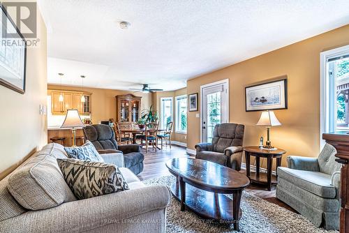 5 Selena Street, Kawartha Lakes (Lindsay), ON - Indoor Photo Showing Living Room