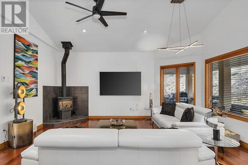 20911 Garnet Valley Road, Summerland, BC - Indoor Photo Showing Living Room With Fireplace